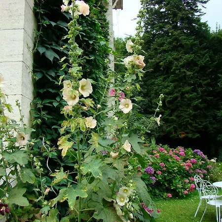 Chateau La Perche Hotel