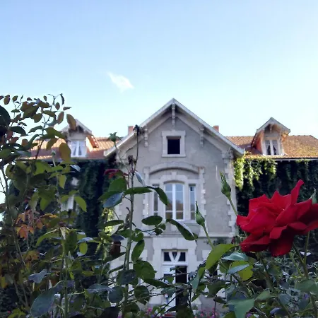 Chateau La Perche Hotel *